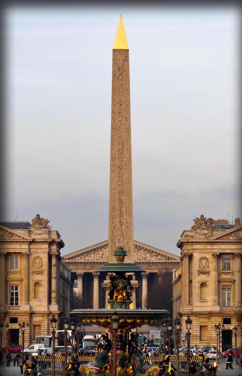72 - Mermoz Mickey Mouse Parigi Esterno foto